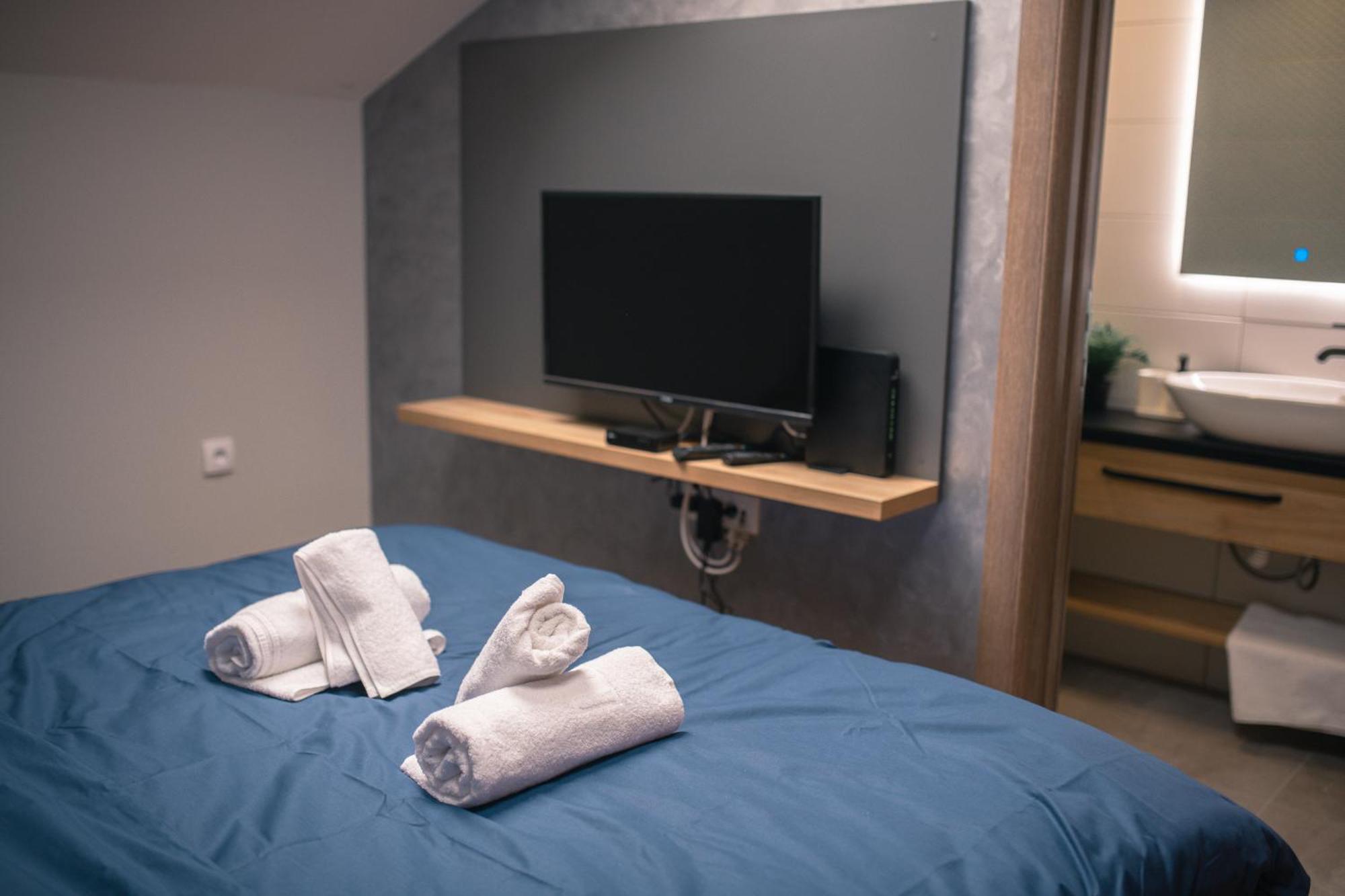 Brent Collection - Apartments In City Center Novi Sad Buitenkant foto