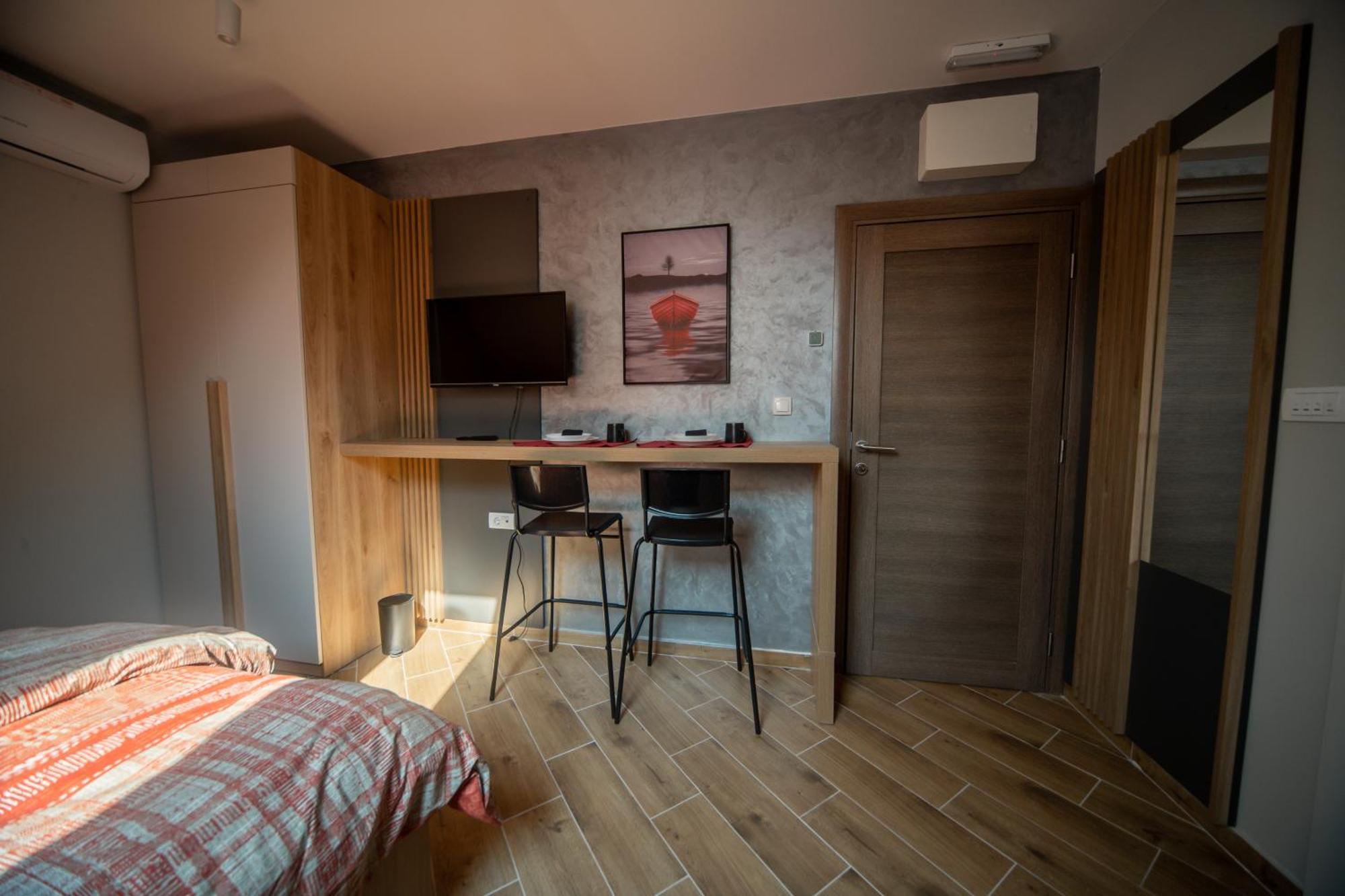 Brent Collection - Apartments In City Center Novi Sad Buitenkant foto