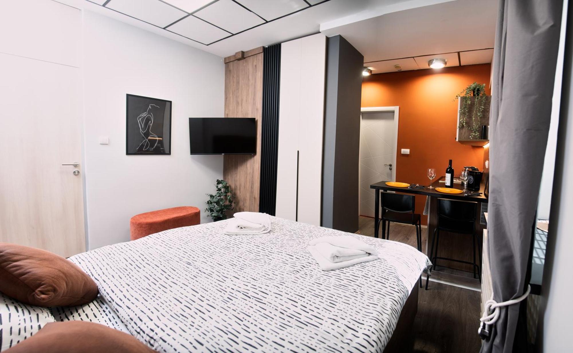 Brent Collection - Apartments In City Center Novi Sad Buitenkant foto