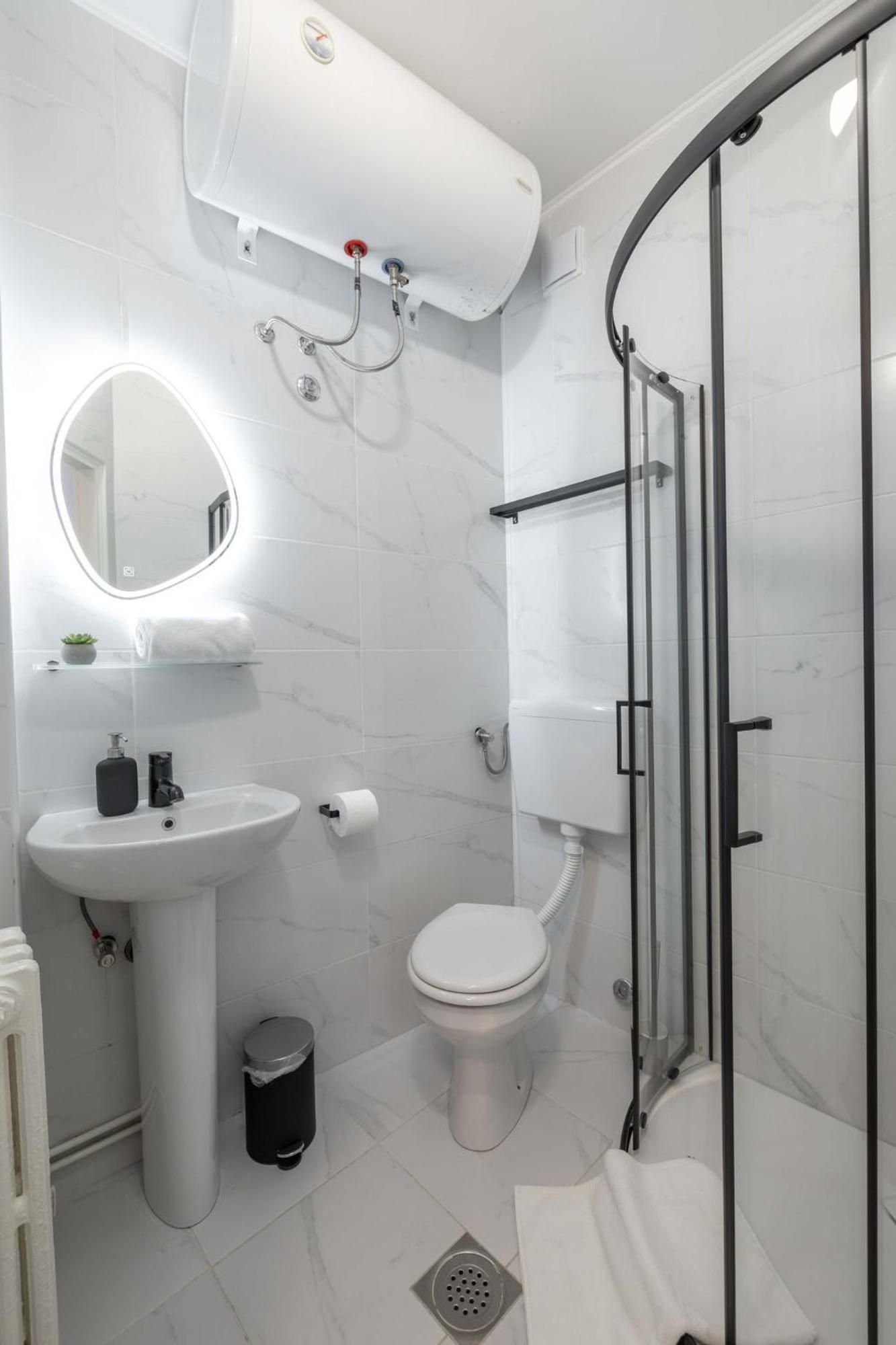 Brent Collection - Apartments In City Center Novi Sad Buitenkant foto